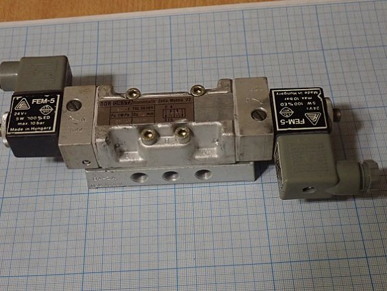 Клапан DDR ORSTA pneumatik B4-E TGL36389 Dn4mm FEM-5 =24V 5W 100%ED