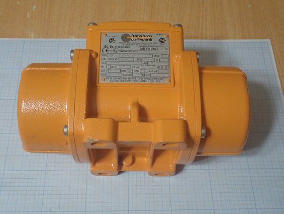 Вибромотор italvibras g.silingardi MVSI 15/100-S02 AA IEC Ex 0.96kN 1500RPM