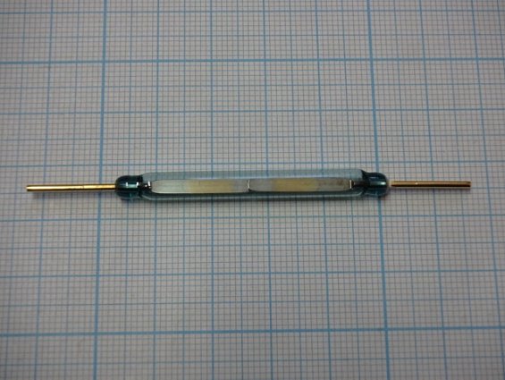 Контакт магнитоуправляемый КЭМ-1 гр Б герметизированный геркон ОДО.360.037ТУ