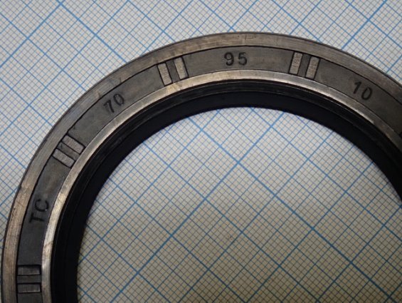 Манжет армированный сальник YJM TC-70х95х10 70-95-10 NBR70