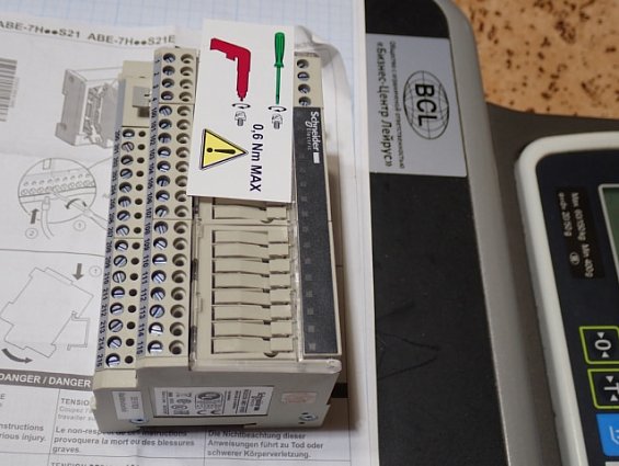 Модуль Schneider Electric ABE7-H16S21 Made in Latvia без оригинальной упаковки