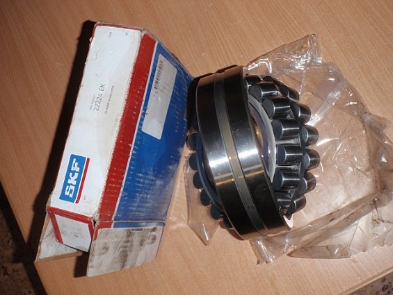 Подшипник SKF 22224ek+h3124 SKF радиальный роликовый двухрядный конусный с втулкой шайбой