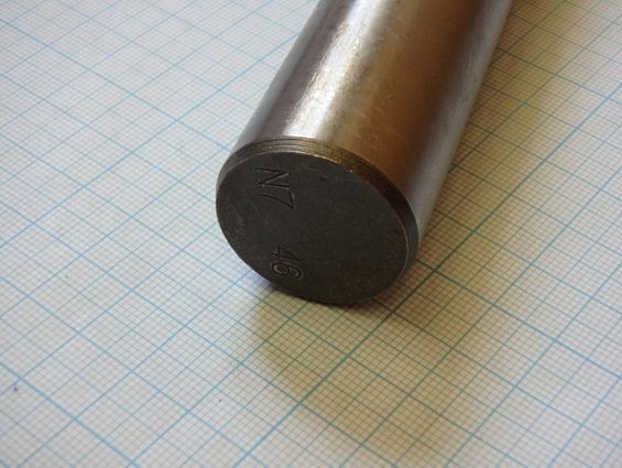 Шкворень передней подвески МВ025390