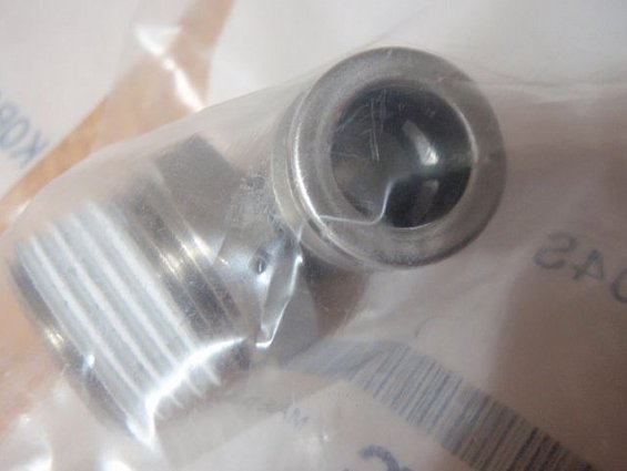 Соединение быстроразъемное угловое smc kQb2L10-04s r1/2"-10.0mm