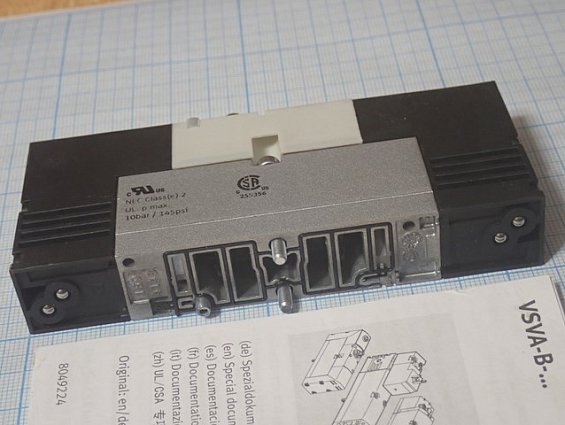 Пневмораспределитель FESTO VSVA-B-T32C-AH-A2-1R2L 534771 K202