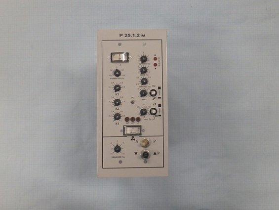 Регулятор Р25.1.2м 02-029 220В 50Гц 2007г.