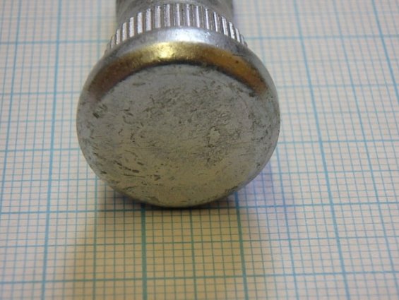 Шпилька 8-97126486-1 8-94336-621-0 ISUZU WHELL FRT AXL M14x1,5 L правая передней и задней ступицы