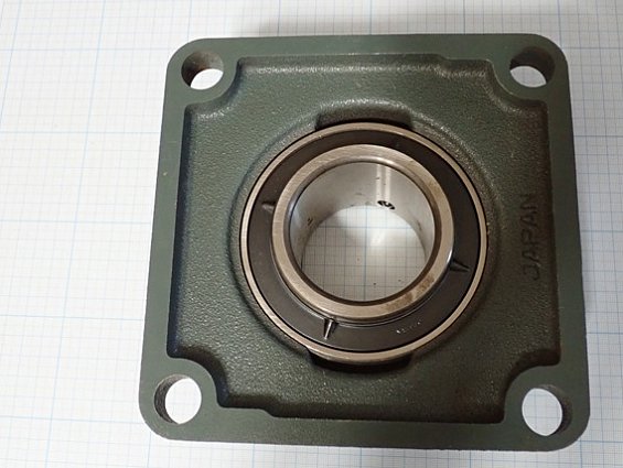 Подшипник NTN UCF212D1 без масленки и оригинальной упаковки