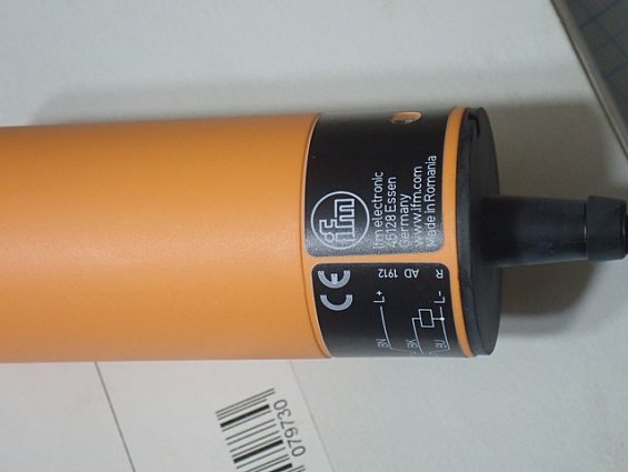 Индуктивный датчик IFM IB5096 IB-3020-BPKG 20mm 10...36VDC 250mA вес-0.26кг габаритный размер 160х13