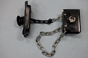 Крепление и механизм подъема запасных колес 8-94380175-1