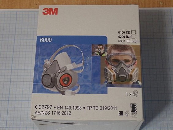 Полумаска 3M 6300(L) для защиты от газов и паров аэрозолей туманов дымов пылей