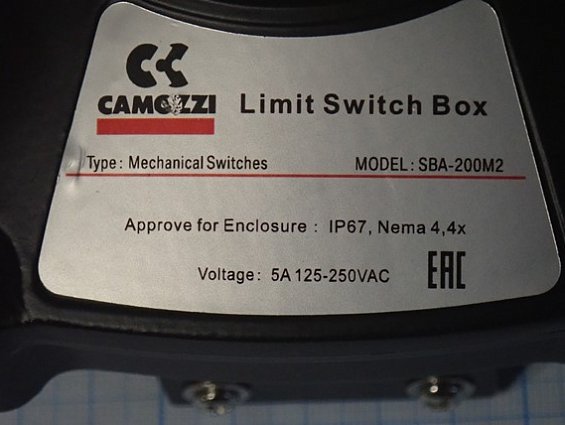 Блок конечных выключателей CAMOZZI SBA-200M2 LIMIT SWITCH BOX без упаковки царапины