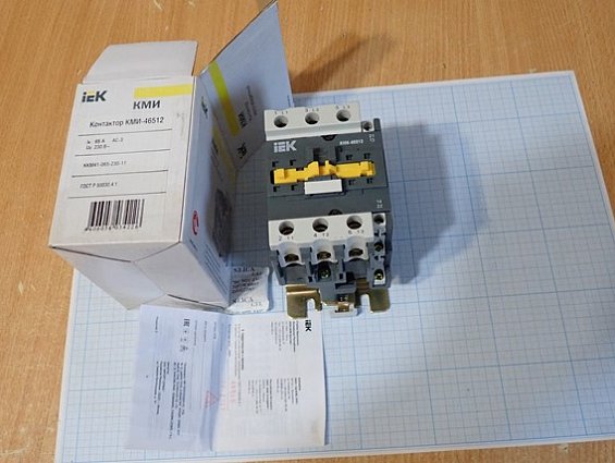 Контактор iek КМИ-46512 65А 230В АС-3 ККМ41-065-230-11