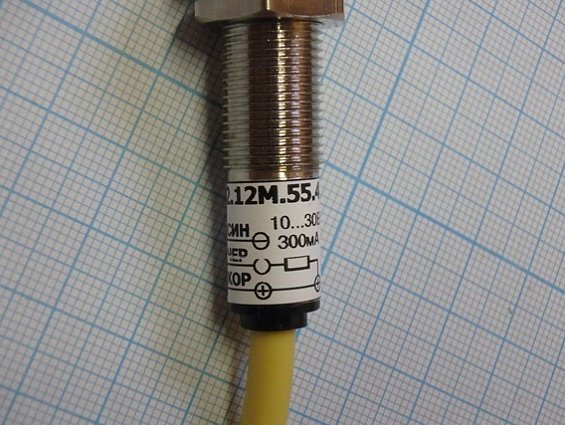 Выключатель бесконтактный ВБ2.12М.55.4.2.1.К IP67 срабатывание 4мм М12х1мм длина 55мм 10-30В
