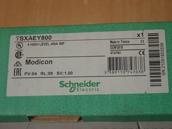 Модуль Schneider Electric TSXAEY800 бывший в употреблении ПОЧТИ НОВЫЙ