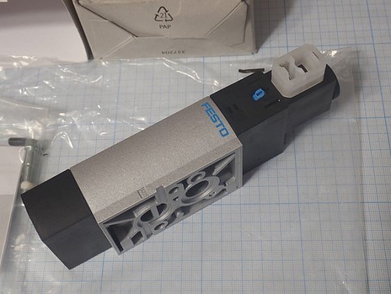 Распределитель FESTO VSNC-FC-M52-MD-G14-F8-1B2 577295 24VDC 3.3W -20...60С