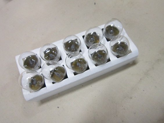 Лампа BOSCH ba15s 24VR5W 5W E1 26C 310 1987302510 5627-OSRAM автомобильная габаритных огней Лампа BOSCH ba15s 24VR5W 5W E1 26C 310 1987302510 5627-OSRAM автомобильная габаритных огней