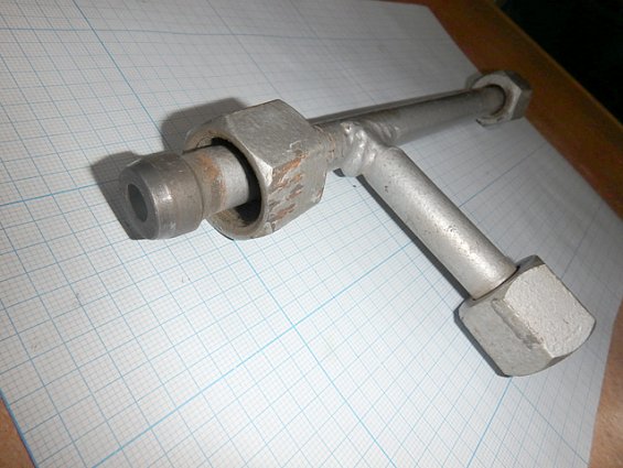 Трубка импульсная стальная тройник вентильного блока L=245мм М22х1.5 Ру160