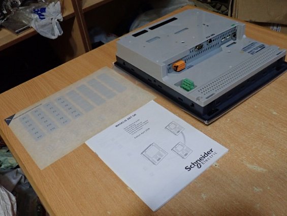 Сенсорная панель Schneider Electric XBTGK5330 10.4" Color Touch&KBD Panel Magelis Advanced