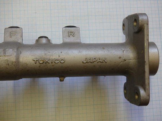 Главный тормозной цилиндр TOKICO JPAN автомобиля ISUZU ELF шасси NKR55E NHR55E 8-94315-315-1