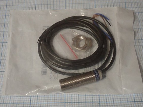 Индуктивный датчик Telemecanique XS618B1PAL2