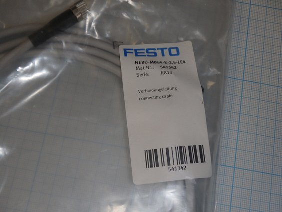 Датчик давления FESTO SDE3-D6S-B-HQ4-2P-M8-G Mat.-Nr.: 539679 в комплекте кабель NEBU-M8G4-K-2.5-LE4