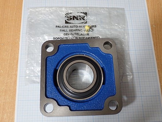 Подшипник SNR UCF.210 без оригинальной упаковки