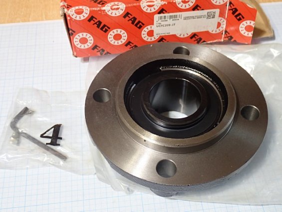 Подшипник FAG UCFC209-J7 MADE IN VIETNAM