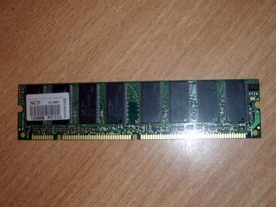Оперативная память DIMM PC133 128Mb NCP NC2880 SINGAPORE БУ