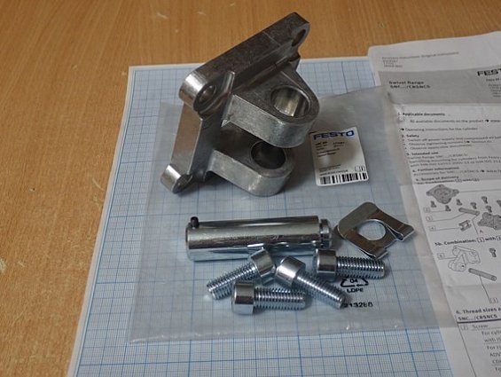 Фланец с осью FESTO SNC-80 174387 Swivel flange