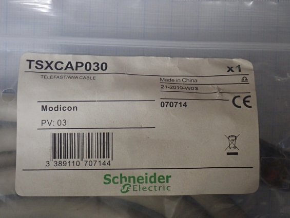 Кабель Schneider Electric TSXCAP030 070714
