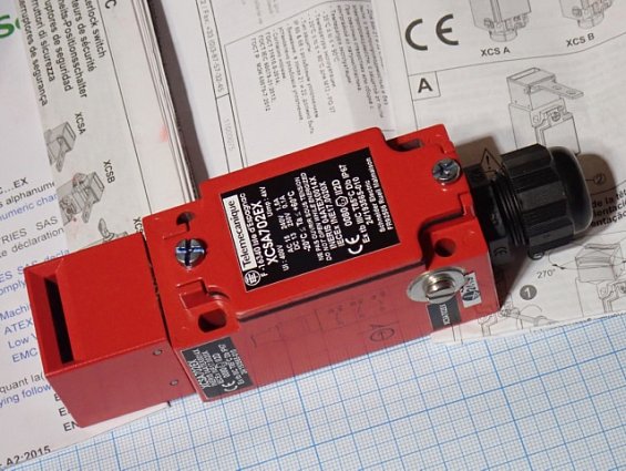 Выключатель безопасности Telemecanique XCSA702EX 903584 Made in France