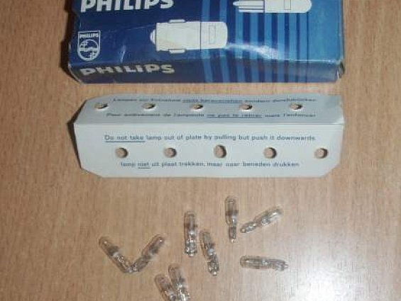 Лампа автомобильная 24V 1W G1 13521 PHILIPS ГЕРМАНИЯ