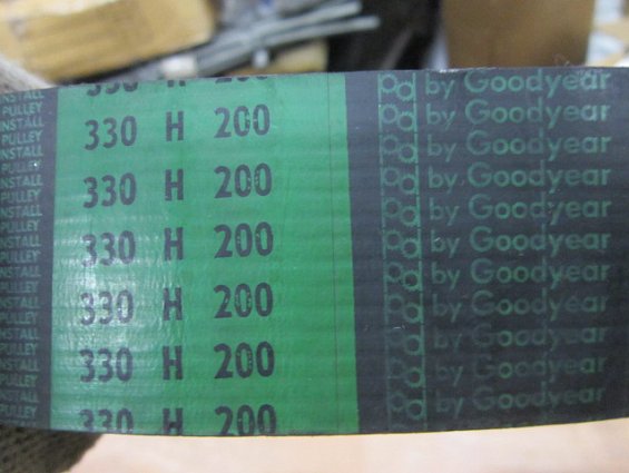 Ремень зубчатый 330h200 330-h-200 Goodyear