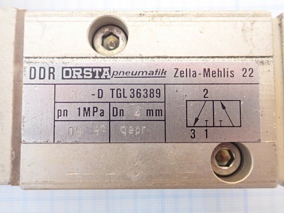 Пневмораспределитель Orsta pneumatic Zella-Mehlis 22 B4-D TGL 36389 Pn=1MPa Dn=4mm DDR катушка элект