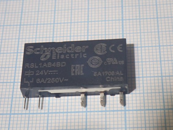 Реле Schneider Electric RSL1AB4BD 24V 6A/250V