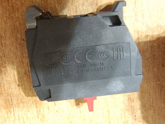 БЛОК-КОНТАКТ 1НЗ Schneider Electric ZENL1121 made in France сделано во Франции