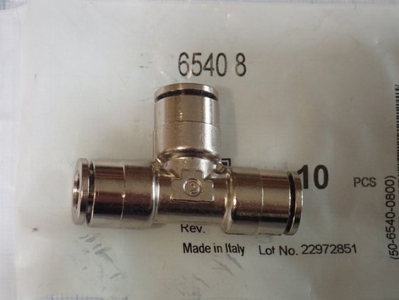 Тройник цанговый CAMOZZI 6540-8 Made in Italy