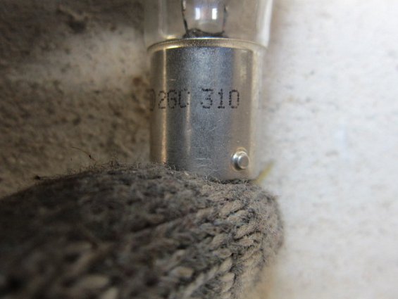 Лампа BOSCH ba15s 24VR5W 5W E1 26C 310 1987302510 5627-OSRAM автомобильная габаритных огней Лампа BOSCH ba15s 24VR5W 5W E1 26C 310 1987302510 5627-OSRAM автомобильная габаритных огней