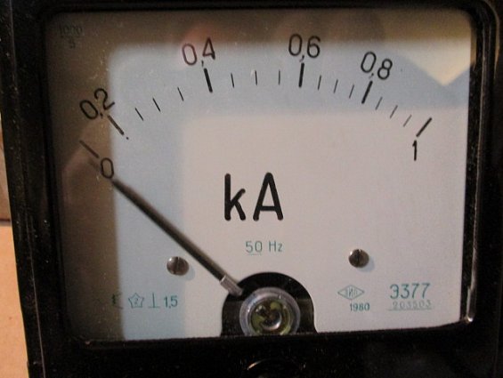Амперметр Э377 шкала 0-1kA 1000/5 50Гц Класс точности 1.5 1980г.в СДЕЛАНО В СССР