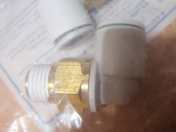 Соединение быстроразъемное угловое smc kQ2L10-02as r1/4"-10.0mm угловой штекер фитинг