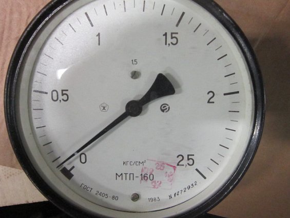 Манометр МТП-160 0-2.5кгс/см2 ГОСТ2405-80 1983г.в класс точности 1.5 диаметр Ф160мм