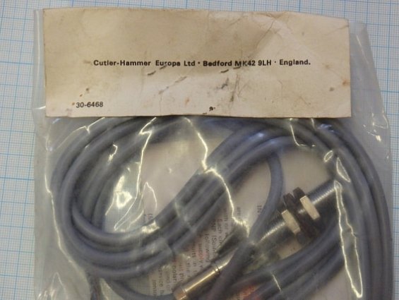 Выключатель бесконтактный CULTER-HAMMER E57MA12T111 M12 12-24VDC 100mA SERIES A1