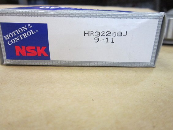 Подшипник nsk 32208J-hr hr32208J 80х40х25 наружный диаметр D=80мм внутренний диаметр d=40мм