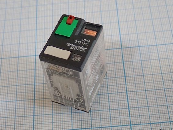 Реле Schneider Electric RXM4AB2P7 230VAC Zelio Relay 940388