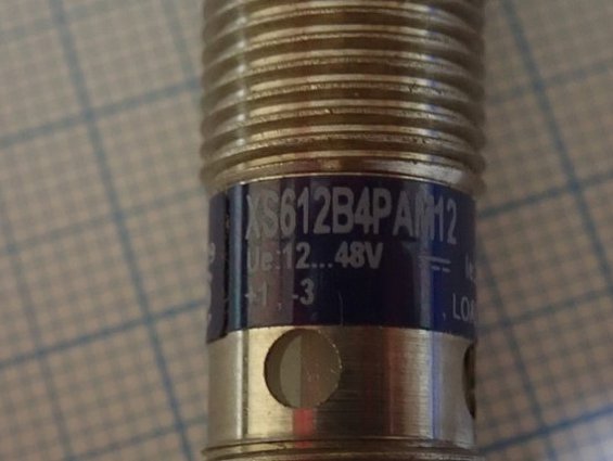 Датчик индуктивный telemecanique XS612B4PAM12 бывший в употреблении