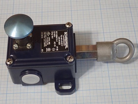 Тросовый выключатель SCHMERSAL TQ441-01/01Y-UE-R-M20 IP65 Ui 400V